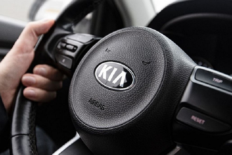 Trong thư phản hồi, Hyundai và Kia khẳng định đã nắm được tình trạng xe của hãng bị ăn trộm nhiều hơn trong thời gian qua. Đồng thời, Hyundai và Kia nhấn mạnh toàn bộ các mẫu xe đời 2022 của họ đều đã có hệ thống mã hóa động cơ để chống trộm.