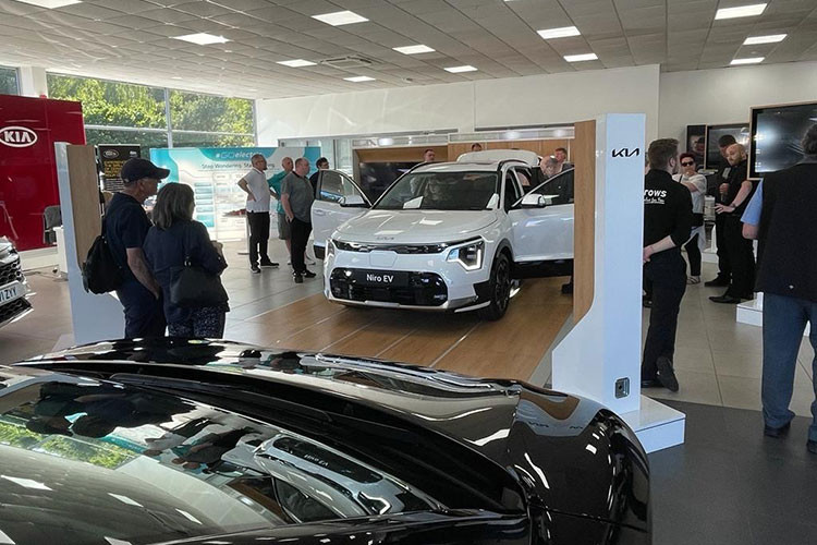 Toyota, Hyundai va Kia khien khach ngan ngam vi ban xe 