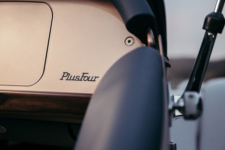 Ở phiên bản mới, giá xe Morgan Plus Four 2023 sẽ có mức bán ra từ 71.830 bảng Anh tại Vương quốc Anh và Plus Six sẽ có giá khởi điểm khoảng 90.390 bảng Anh.