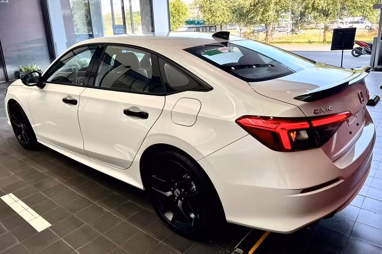 Cụ thể, Đăng Nguyên đã chia sẻ cảm nhận ban đầu về Civic RS 2022 trong một hội nhóm chuyên đề cập đến Honda Civic tại Việt Nam.