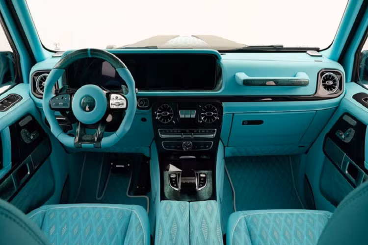 Kết quả là chiếc SUV mạnh tới 850 mã lực và có mô-men xoắn cực đại 1.000 Nm, tăng đáng kể so với mức 585 mã lực và 850 Nm tiêu chuẩn. Sức mạnh mới giúp G63 tăng tốc từ 0 - 100 km/h chỉ trong 3,5 giây.