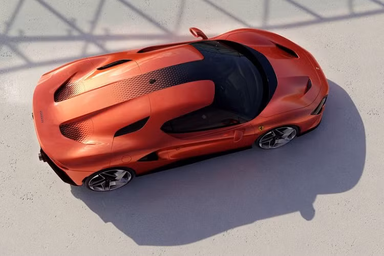 Mặc dù được phát triển dựa trên F8 Tributo song SP48 Unica có kiểu dáng gần như khác biệt hoàn toàn. Mặt ca lăng sử dụng công nghệ in 3D tạo thành khe khí động học, thiết kế này vừa mang lại ngoại hình quyến rũ, mới mẻ, vừa khiến cho chiếc xe nâng cao hiệu suất vận hành. Toàn bộ thân xe được thiết kế với tạo hình vuốt nhọn cùng với các khe gió nhằm giảm lực cản không khí giúp xe vận hành ổn định khi chạy ở dải tốc độ cao.