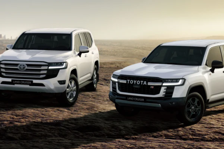 So với bản thường, Land Cruiser GR Sport 2022 được trang bị khóa vi sai điện tử cầu trước và cầu sau là tiêu chuẩn. Xe đã ra mắt lần đầu tại Nhật Bản với giá bán từ 7,7 triệu Yên (khoảng 1,61 tỷ đồng) cho bản máy xăng và bản máy Dầu là từ 8 triệu Yên (khoảng hơn 1,67 tỷ đồng).