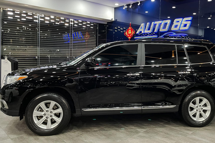 Sẽ phù hợp với tệp khách hàng mua xe yêu thích thương hiệu xe Toyota, thích “mác” xe nhập Mỹ, không chú trọng nhiều về trang bị “đồ chơi” options, kiểu dáng thiết kế thời thượng cá tính.