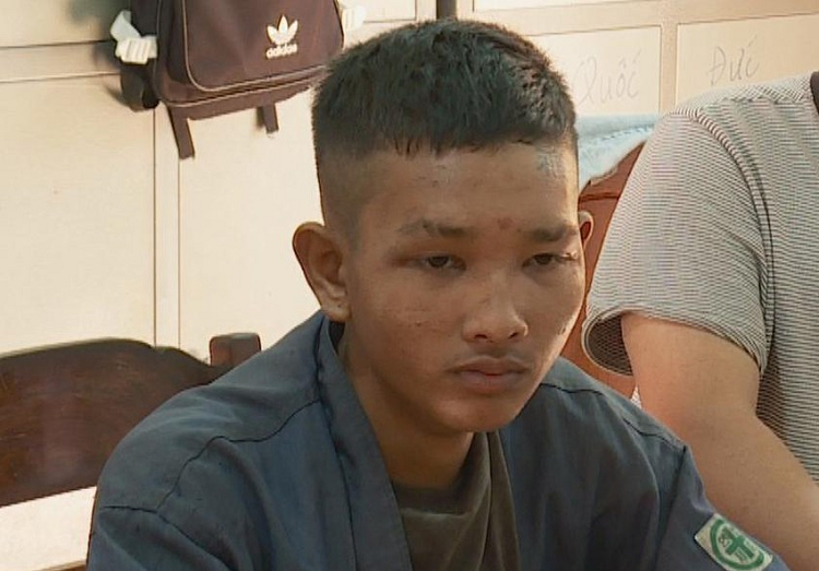 Loi khai cua nghi can 16 tuoi sat hai nguoi dan ong o ray vang