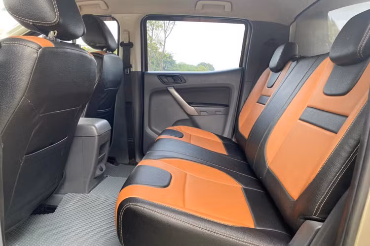 Tầm nhìn rộng, bao quát toàn bộ, gương hậu tai xe lớn cho người lái góc nhìn đầy đủ.