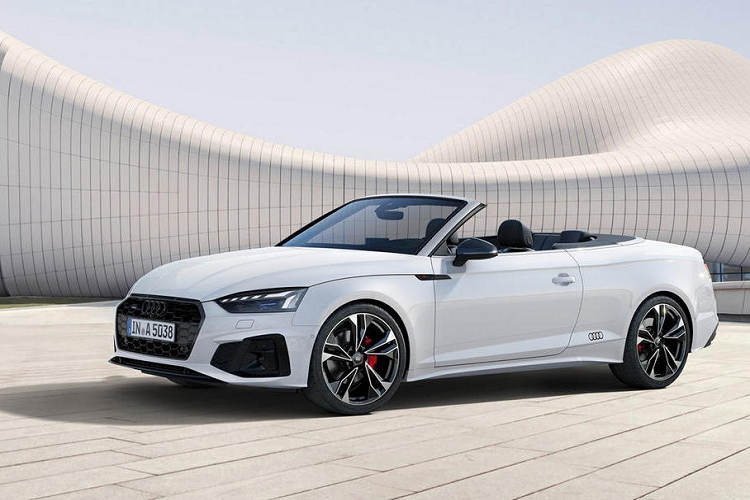 Tất cả các mẫu xe Audi độ gói Competition Edition mới sẽ dễ dàng nhận biết được thông qua các chi tiết hoàn thiện bằng màu đen bóng, gồm lưới tản nhiệt phía trước, cửa hút gió, bộ khuếch tán và ống xả.