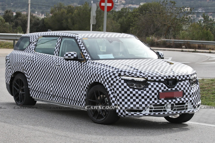 VinFast đã công bố ký kết hợp tác với Ngân hàng FCA - nhà cung cấp dịch vụ tài chính hàng đầu trong lĩnh vực ôtô tại châu Âu, nhằm cung cấp các gói hỗ trợ tài chính sáng tạo và linh hoạt cho xe điện VinFast.