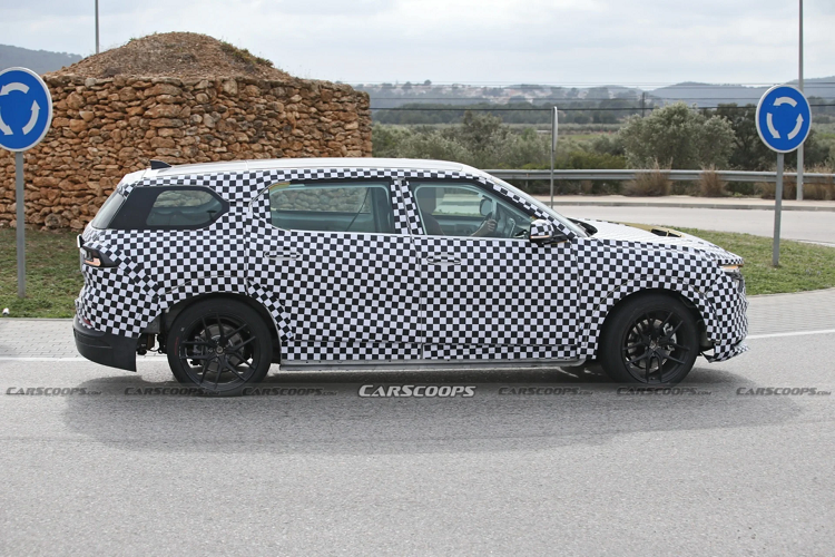 Theo hợp tác, các gói cho thuê đầu tiên dành cho 2 mẫu xe VF8 và VF9 sẽ được triển khai tại 3 thị trường trọng điểm là Đức, Pháp, Hà Lan, áp dụng cho gói thuê bao pin Cố định trong thời gian hiệu lực của chương trình VinFirst. Sau khi chương trình VinFirst kết thúc vào ngày 30/5/2022, VinFast và FCA sẽ tiếp tục phát triển và giới thiệu các giải pháp tài chính khác cho khách hàng.