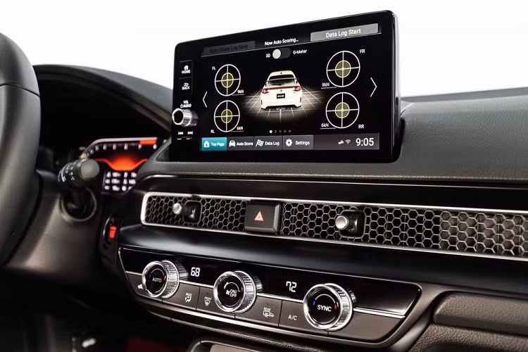 Theo hãng Honda, Civic Type R 2023 được trang bị hệ thống xả hiệu suất cao cải tiến, hứa hẹn sẽ cải thiện tỷ lệ công suất/trọng lượng và vận tốc tối đa của xe. Nhờ đó, Honda Civic Type R 2023 sẽ trở thành một trong những mẫu xe mạnh nhất trong phân khúc.