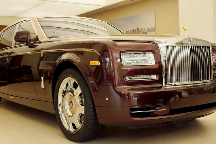 Mặc dù đã được hạ giá khởi điểm xuống 591 triệu đồng so với lần đầu nhưng chiếc Rolls-Royce Ghost của ông Trịnh Văn Quyết - cựu Chủ tịch FLC vẫn không tìm được chủ nhân.
