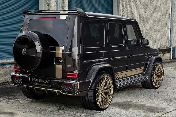 Xe còn được trang bị hệ thống xả bằng thép không gỉ mới có tính năng điều khiển van và downpipe mà không cần bộ chuyển đổi xúc tác. Manhart không công bố giá xe Manhart G800 Inferno độ cũng như chi phí nâng cấp, nhưng đã công bố một số hình ảnh ngoại thất và nội thất xem trước chiếc G63 đã được độ.