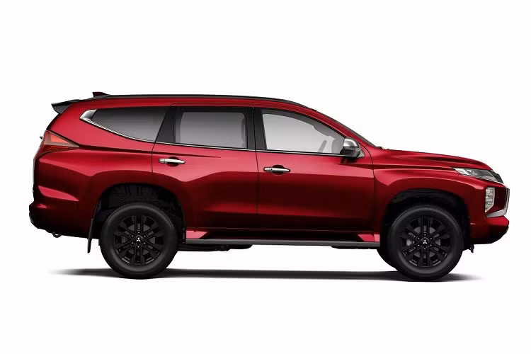 Động cơ kết hợp với hộp số tự động 8 cấp và hệ dẫn động 1 cầu 4x2 hoặc 2 cầu 4x4. Bước sang phiên bản 2023, mẫu SUV hạng D này ở thị trường Úc có thêm hệ thống cảnh báo áp suất lốp tiêu chuẩn ở hầu hết các phiên bản, trừ GLX.