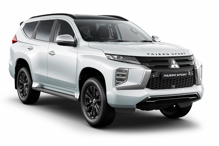 Trong khi đó, bản GSR cao cấp nhất có thêm cửa cốp điều khiển từ xa, ghế bọc da tổng hợp, hàng ghế trước chỉnh điện/sưởi ấm, hệ thống âm thanh 860W, hỗ trợ kết nối Apple Watch, hỗ trợ chuyển làn đường, cảnh báo điểm mù và cảnh báo phương tiện cắt ngang khi lùi.