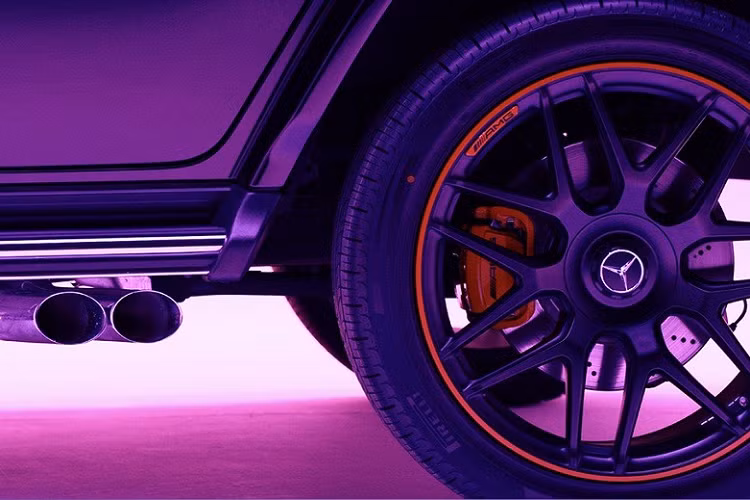 Sở dĩ chiếc Mercedes-AMG G63 này được bán đấu giá trên trang web Blacklot vì xe thuộc phiên bản giới hạn. "Đây là chiếc xe yêu thích của Jungkook. Chủ xe muốn tìm người sở hữu mới là nhà sưu tập và có thể trân trọng chiếc xe", một người thuộc ngành công nghiệp giải trí Hàn Quốc cho biết.