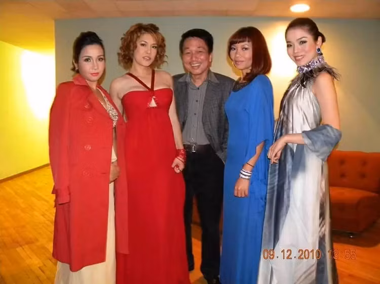 Anh bau bi hiem hoi cua ca si Le Quyen