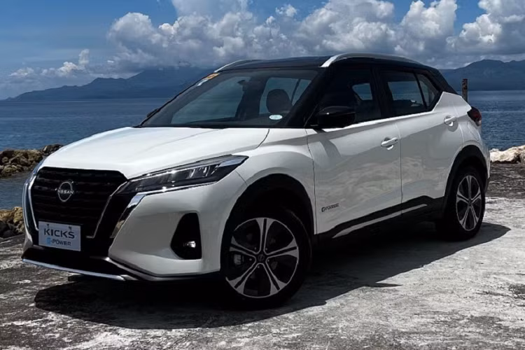 Tại thị trường Philippines, giá xe Nissan Kicks e-Power 2023 dao động từ 1,209 - 1,509 triệu Peso (khoảng 507 - 633 triệu đồng). So với những đối thủ như Toyota Corolla Cross, mẫu SUV hạng B nhà Nissan là lựa chọn hợp túi tiền hơn.