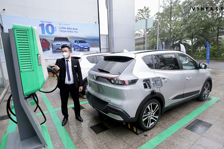 Gần đây, Electrify America đã giới thiệu bộ sạc mới với nhiều nâng cấp và cải tiến. Đồng thời hãng cũng “định nghĩa” lại thuật ngữ "sạc siêu nhanh", cho thấy vị thế dẫn đầu trong lĩnh vực cung cấp giải pháp sạc.