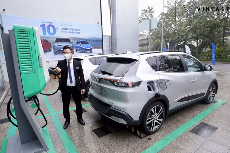 Gần đây, Electrify America đã giới thiệu bộ sạc mới với nhiều nâng cấp và cải tiến. Đồng thời hãng cũng “định nghĩa” lại thuật ngữ "sạc siêu nhanh", cho thấy vị thế dẫn đầu trong lĩnh vực cung cấp giải pháp sạc.