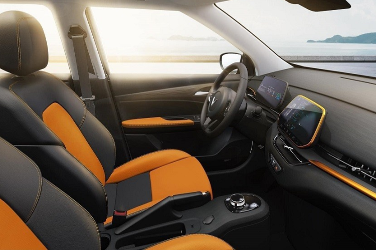 Tiếp đến là những công nghệ như thiết lập, theo dõi, ghi nhớ hồ sơ người lái; định vị vị trí xe từ xa; chẩn đoán lỗi trên xe tự động; giám sát và cảnh báo xâm nhập trái phép; đề xuất lịch bảo trì/bảo dưỡng tự động…