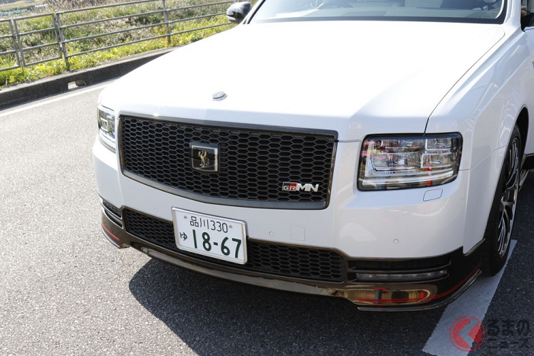 Mẫu SUV siêu sang này có thể sẽ không liên quan đến Toyota Century về mặt kỹ thuật. Thay vào đó, xe sẽ được trang bị cơ sở gầm bệ và động cơ hoàn toàn khác biệt so với Toyota Century. Tin đồn cũng cho biết, Toyota Century SUV sẽ đưa sự tiện nghi và sang trọng của xe gầm cao Nhật Bản lên một tầm cao mới.