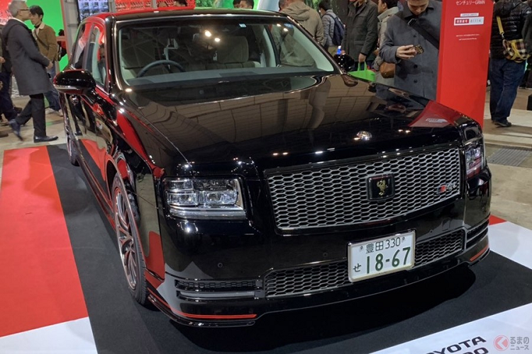 Đây là 1 trong đúng 2 chiếc Toyota Century GRMN được sản xuất trên toàn thế giới. Chiếc Toyota Century GRMN còn lại được sơn màu đen. Đặc biệt hơn, cả hai chiếc xe đều thuộc về ông Toyoda. Toyota Century GRMN đã từng được trưng bày trong triển lãm Tokyo Auto Salon 2019. Tuy nhiên, thông số kỹ thuật của xe chưa bao giờ được công bố chi tiết. Theo tin đồn, xe đã được cải tiến hệ thống treo và động cơ so với Toyota Century nguyên bản.