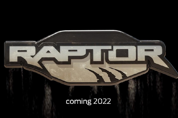 Không chỉ mạnh mẽ hơn, Ford Bronco Raptor 2022 còn hứa hẹn có khả năng off-road ấn tượng hơn. Để làm được điều đó, hãng Ford sẽ trang bị hệ thống treo nâng cao lên, lốp đồ sộ hơn và tấm ốp bảo vệ gầm cho xe. Được biết, Ford Bronco Raptor 2022 sẽ chính thức trình làng tại thị trường Mỹ trong năm nay với giá cao hơn so với bản thường. Hiện giá xe Ford Bronco 2022 tại Mỹ khởi điểm từ 29.995 USD.