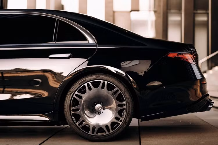 Hiện tại, không có quá nhiều thông tin về chiếc xe độ Brabus B50 sẽ trưng bày tại VMS 2022 sẽ được nhập từ xưởng độ Brabus về hay họ sẽ thực hiện một dự án độ xe Mercedes-Benz S500 thế hệ mới ở Việt Nam. Nhưng sự xuất hiện của sản phẩm như Brabus B50 hứa hẹn sẽ thu hút sự quan tâm của khách tham quan cũng như giới truyền thông.