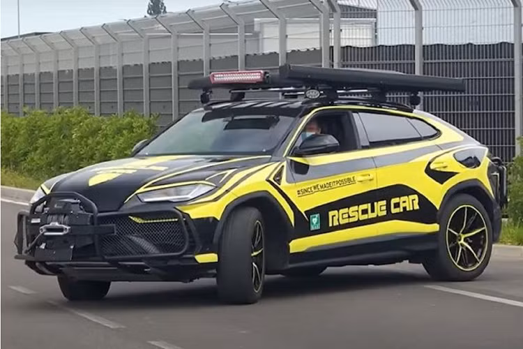 Hãng xe Ý có vẻ rất nghiêm túc với siêu SUV Lamborghini Urus, bởi chiếc siêu SUV này không chỉ sở hữu hiệu suất cao, mà còn là một niềm tự hào cần được phát huy.