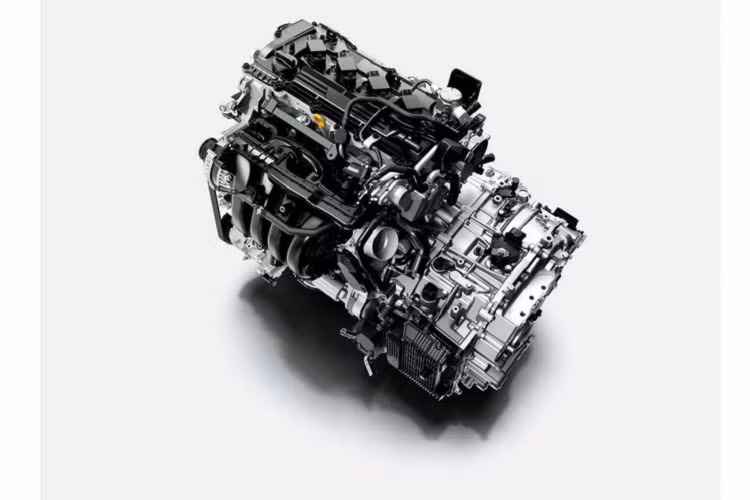 Khác với xe tại thị trường quốc tế, Toyota Corolla 2023 tại Nhật Bản có logo hình chữ C được đặt phía trước mặt ca lăng, thay thế cho logo Toyota truyền thống. Ngoài ra, xe được bổ sung nhiều màu ngoại thất nổi bật, hướng tới nhóm khách hàng trẻ tuổi.