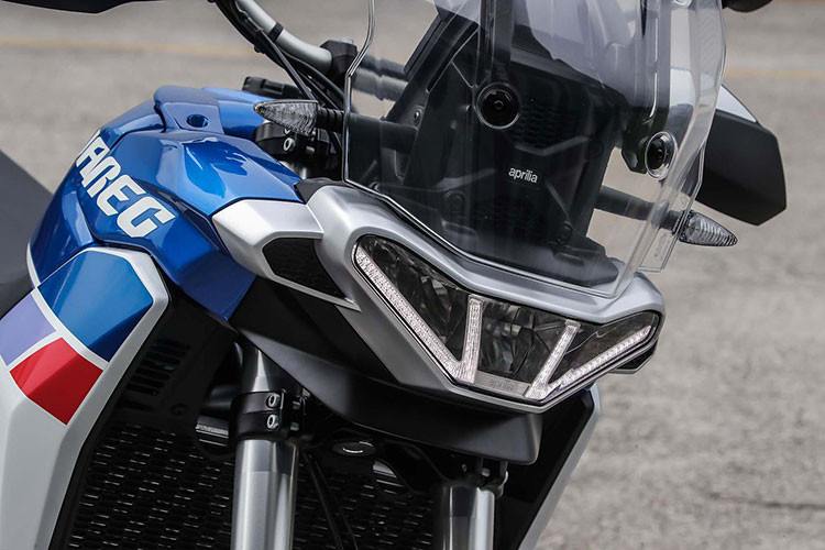 Đáng chú ý trong số các mẫu môtô mới là bộ đôi xe hạng trung Aprilia RS 660 và Tuono 660 với nhiều trang bị công nghệ vượt trội so với các đối thủ cùng phân khúc. Mới đây, một nguồn tin mới cho biết rất có Aprilia sẽ tiếp tục mang về Việt Nam mẫu Tuareg 660 hoàn toàn mới.