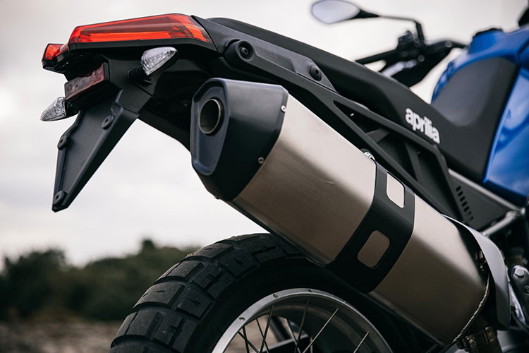 Cung cấp sức mạnh cho mẫu xe Adventure hạng trung Aprilia Tuareg 660 mới này là động cơ xylanh đôi, dung tích 659cc, làm mát bằng dung dịch.