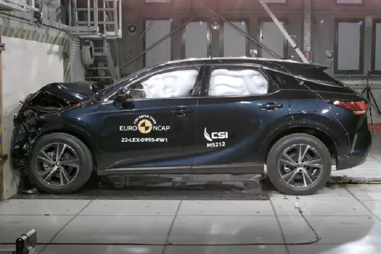 Ví dụ như: Điểm an toàn người lớn (90% so với 94%), Điểm an toàn người tham gia giao thông khác (78 % so với 85%), Điểm công nghệ an toàn (84% so với 98%). Ford Ranger và mẫu xe song sinh VW Amarok gây bất ngờ khi nhận được đánh giá cao từ Euro NCAP.