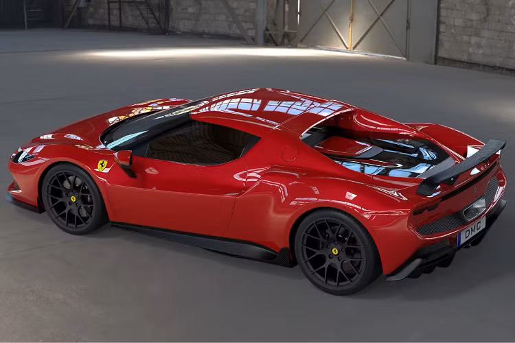 Khi được Ferrari 296 GTB giá rẻ ra mắt, nhiều khách hàng đã phàn nàn về thiết kế cũng như sức mạnh của mẫu siêu xe này. Để giải quyết vấn đề này, hãng độ DMC đã cung cấp gói độ sức mạnh cùng thay đổi đôi chút về thiết kế bên ngoài với tên gọi Squalo.