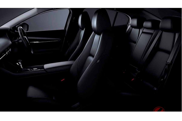 Hệ truyền động mild hybrid e-SkyActiv G 2.0 kể trên còn kết hợp với hộp số tự động 6 cấp. Lượng xăng tiêu thụ trung bình của 2 mẫu xe này dao động từ 15,5 - 17,3 km/lít (khoảng 5,7 - 6,45 lít/100 km).