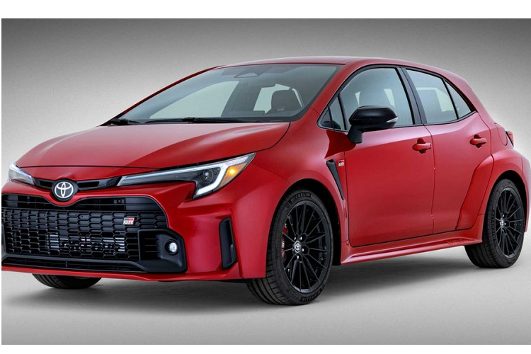 Toyota GR Corolla 2023 hiệu năng cao chính là đối thủ của những Hyundai Elantra N 2023, Honda Civic Type R 2023 và Subaru WRX 2022 đều đã xuất hiện tại Việt Nam nhưng chỉ mỗi Subaru WRX 2022 là đã bán chính hãng.