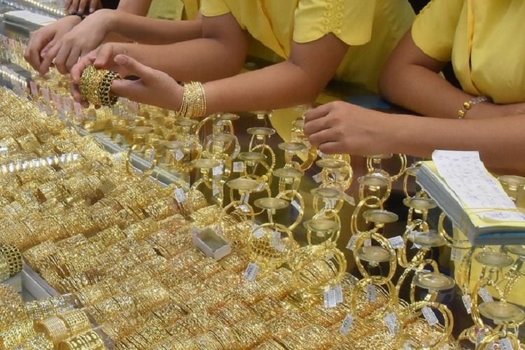 Gia vang hom nay 27-4: Tang tro lai du USD con duy tri suc manh