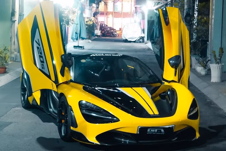 Ngoài chiếc siêu xe mui trần McLaren 720S Spider, 2 vợ chồng nữ 9x ban quần áo ở Sài Gòn này còn sở hữu một chiếc SUV hạng sang Mercedes-AMG G63 thế hệ mới cũng như xe MINI đời khá cũ.