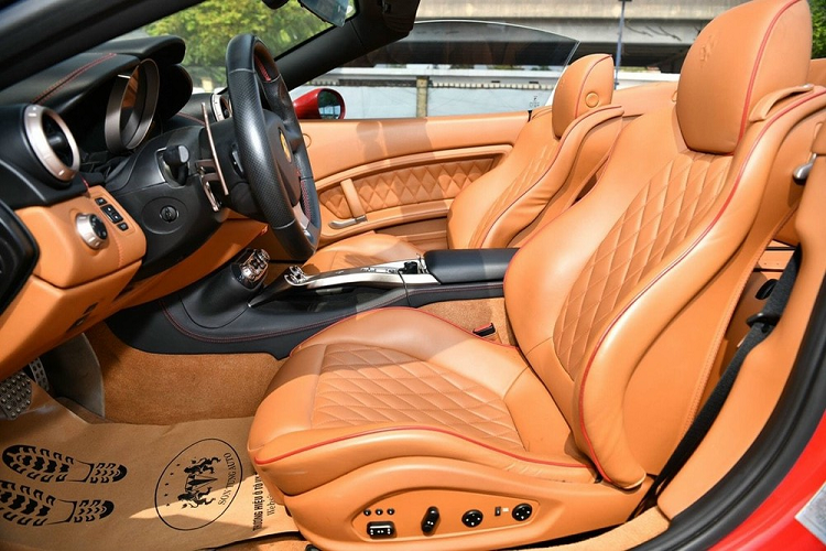 Có thể thấy là mức giá bán cũ và mới của siêu xe mui trần Ferrari California có thể dễ dàng giúp các đại gia trải nghiệm 1 số mẫu xe mới hơn California với biển số Công Vụ "CV" như Ferrari 488. Thậm chí có một chiếc xe Ferrari 488 GTB biển CV từng chào chỉ hơn 8,8 tỷ đồng, tức bằng mức giá rao bán của xe Ferrari California sau khi điều chỉnh lại.