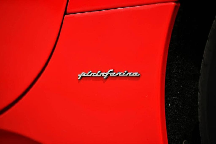 Siêu xe mui trần Ferrari California được ra mắt từ năm 2008 và đến nay luôn là mẫu xe "không tuổi" trong dòng siêu xe mui trần của hãng xe "ngựa chồm", năm 2017, hãng xe Ferrari đã khai tử dòng California để trình làng phiên bản kế tiếp mang tên Ferrari Portofino