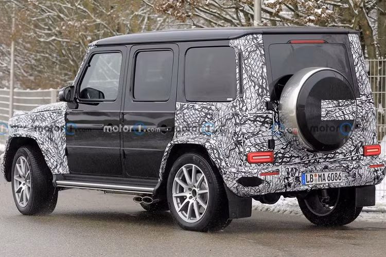 Do là phiên bản nâng cấp giữa vòng đời, trang bị động cơ của mẫu SUV hạng sang Mercedes-Benz G-Class phiên bản facelifft 2023 dự kiến không có sự thay đổi nhiều so với hiện tại.