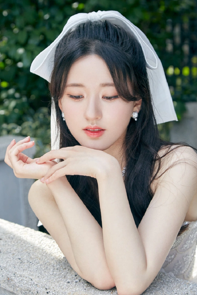 Trieu Lo Tu giam can qua da, xuat hien voi voc dang gay tro xuong