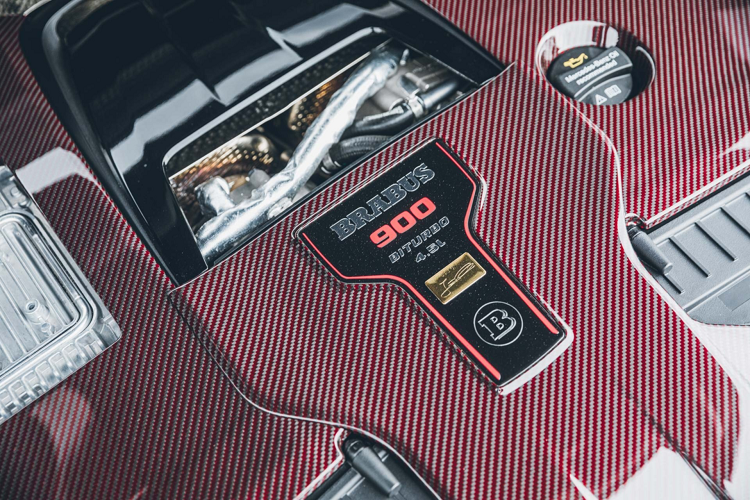 Kết quả là khối động cơ V8 dung tích 4.5 lít cho công suất 888 mã lực, mô-men xoắn cực đại lên tới 1.250 Nm nhưng Brabus giới hạn ở mức 1.050 Nm.