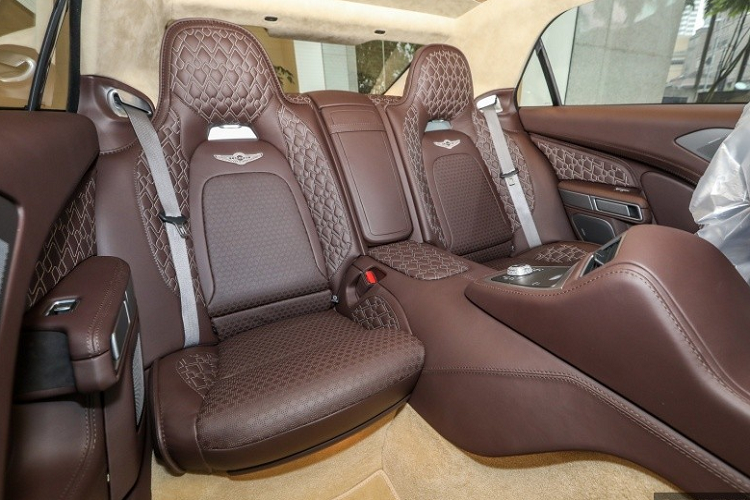 Mãi đến năm 2022 này, chủ nhân của chiếc xe siêu sang triệu đô la Aston Martin Lagonda Taraf đầu tiên đến Malaysia mới lộ diện, đó chính là Tunku Idris Iskandar Ismail, một Hoàng tử bang Johor và trên thế giới rất nổi tiếng khi là nhà sưu tập xe khá ấn tượng.