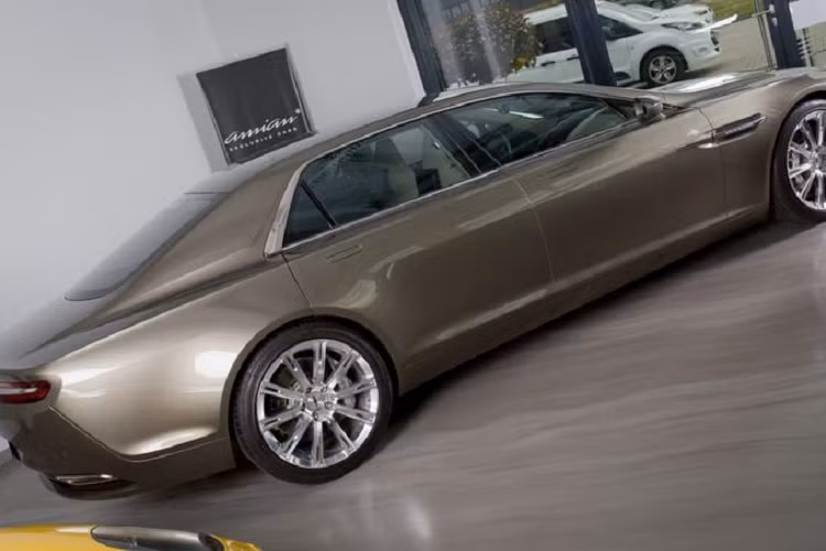 Được chế tạo dựa trên cấu trúc bằng nhôm và thân vỏ bằng sợi carbon, Aston Martin Lagonda Taraf sử dụng động cơ xăng V12, hút khí tự nhiên, dung tích 6.0 lít. 