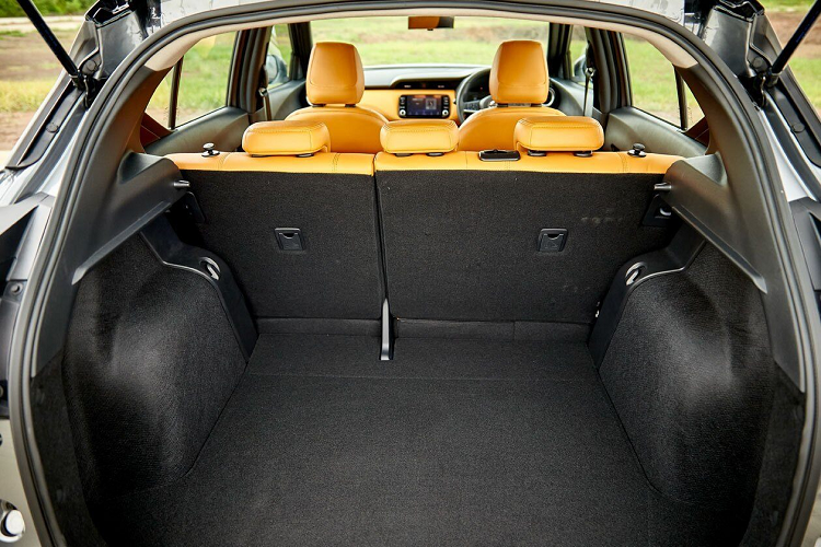 Dự kiến, Nissan Kicks e-Power 2022 tại Việt Nam sẽ có giá khoảng 650 triệu đồng. Xe sẽ cạnh tranh với những đối thủ như Honda HR-V, Toyota Corolla Cross và Kia Seltos. 