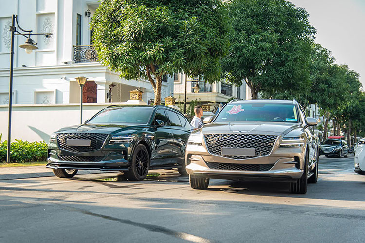 Thứ hai là động cơ xăng SmartStream G2.5 T-GDI 4 xi-lanh, tăng áp, dung tích 2.5L, sản sinh công suất tối đa 304 mã lực và mô-men xoắn cực đại 442 Nm. Cuối cùng là động cơ xăng SmartStream G3.5 T-GDI với 6 xi-lanh, tăng áp, dung tích 3.5L, cho công suất tối đa 380 mã lực và mô-men xoắn cực đại 530 Nm.