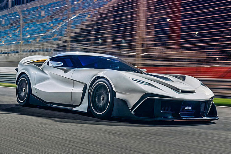 Về nội thất, siêu xe Ferrari Veloqx Fangio không chỉ có động cơ mượn từ Ferrari bởi nó dường như được chế tạo dựa trên F12, có khả năng là phiên bản F12tdf. Tuy nhiên, điều đó vẫn chưa được xác nhận.