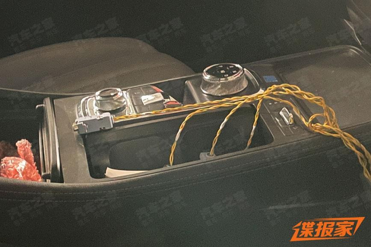 Hiện chưa rõ Ford Territory mới có được thay đổi kích thước so với trước hay không. Trong khi đó, Ford Territory cũ sở hữu chiều dài 4.590 mm, chiều rộng 1.936 mm, chiều cao 1.674 mm và chiều dài cơ sở 2.716 mm.