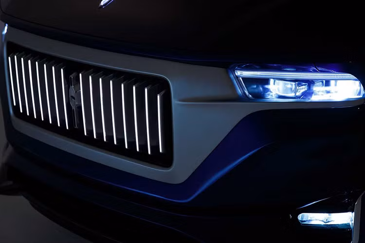 Với trái tim mạnh mẽ như vậy, những chiếc Aznom Palladium đủ khả năng đem đến cho người cầm lái một cảm giác bứt tốc "nhấc người": từ 0-100km/h chỉ dưới 5 giây, mặc dù trọng lượng của xe lên tới hơn 2,7 tấn.